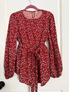 Size XL, floral long sleeve maternity top billow sleeves Fitted top flowy bottom